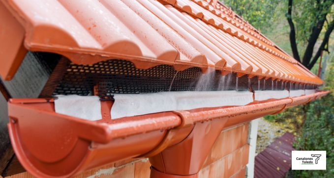 ponerrejillasenlascanaletasentorrijos 1920w